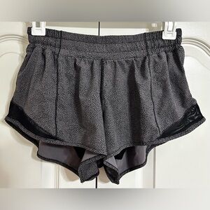 lululemon Black Spotted Hotty Hot Short | Size 6 - 2.5” inseam.